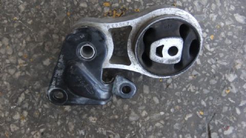 FORD FİESTA ŞANZIMAN ALT KULAĞI
