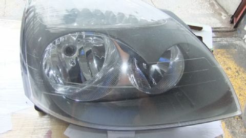 RENAULT CLİO 2 SAĞ FAR