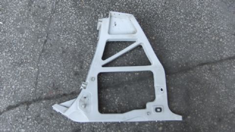 FORD FOCUS SEDAN SOL ARKA TAMPON BRAKETİ