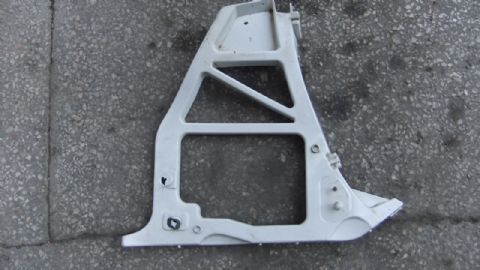 FORD FOCUS SAĞ ARKA TAMPON BRAKETİ