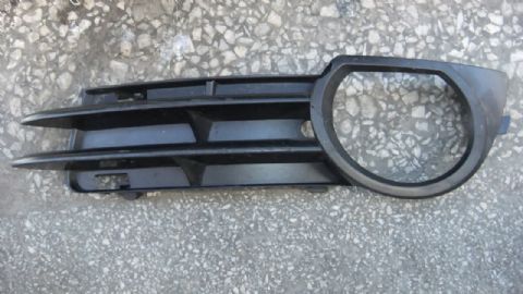 AUDİ A3 SOL ÖN TAMPON SİS IZGARASI