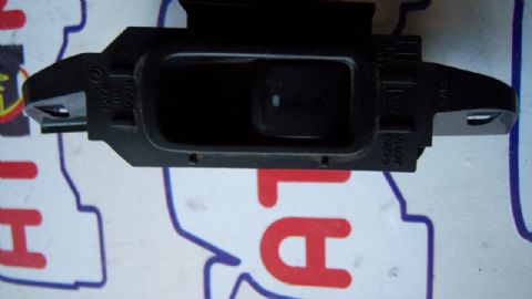SUBARU LEGACY OUTBACK SAĞ ARKA CAM DÜĞMESİ