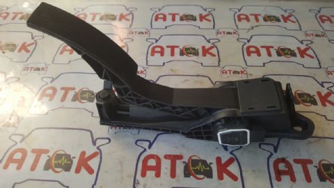 MERCEDES W164 GL X164 GAZ PEDALI A1643000004