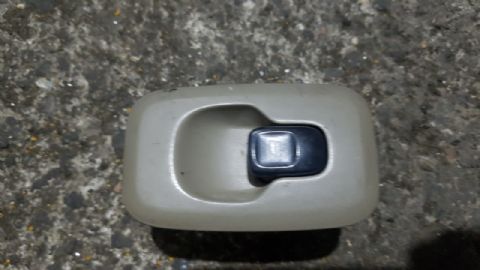 VOLVO XC 90 ARKA CAM KAPI DÜĞMESİ 9401807