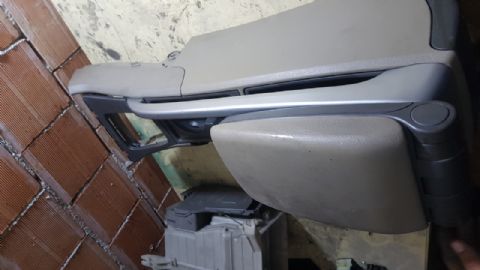 VOLVO S60 XC70 VİTES ORTA KONSOL