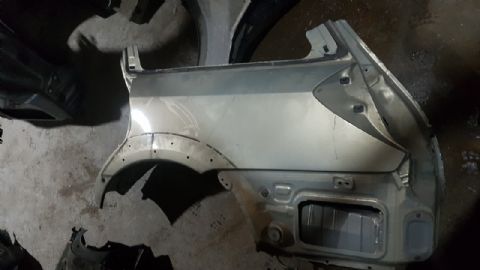 SUBARU QUTBACK SOL ÇAMURLUK 2004-2009